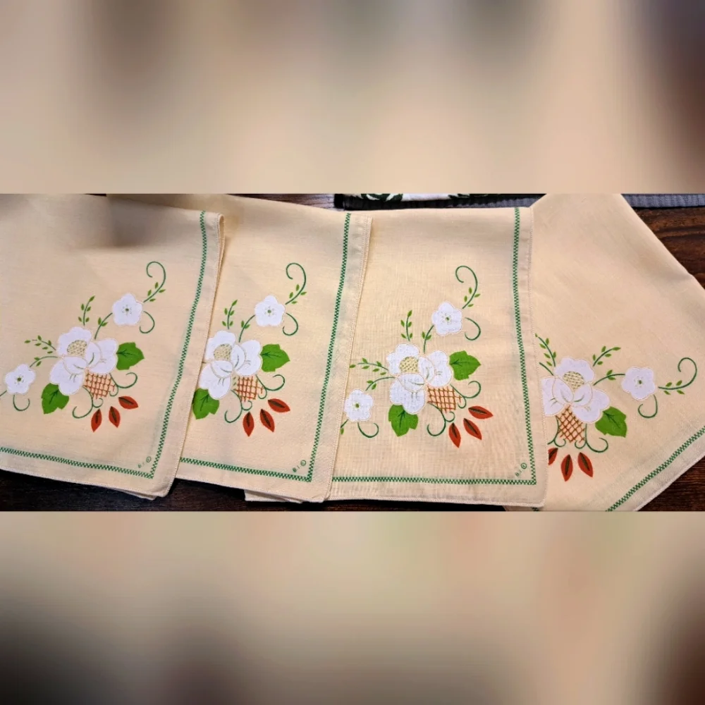 Vtg Dining Napkin Set of 4, Block Print Floral Fabric BI Napkins Cotton Linens